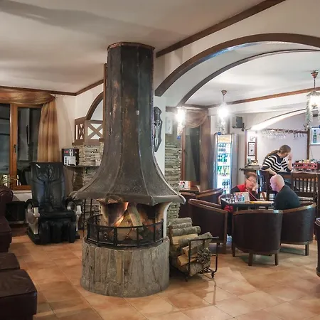 - Castle Complex 2 Apartment Pamporovo